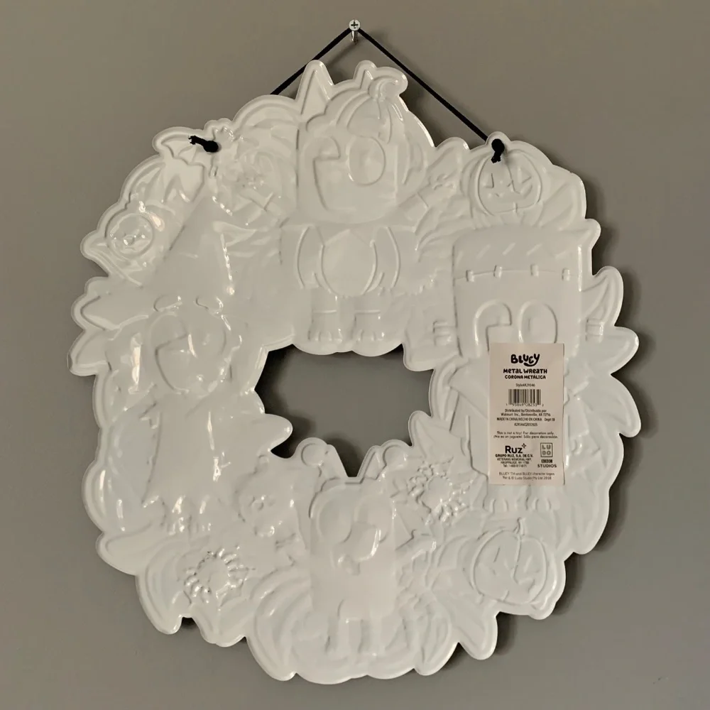 NWT. BLUEY 15” Halloween Metal Wreath